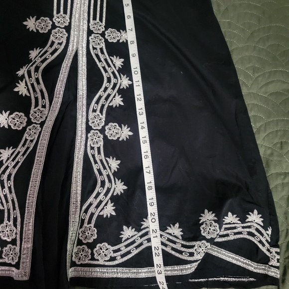 Black and Silver Embroidered Skirt - Picture 2 of 5